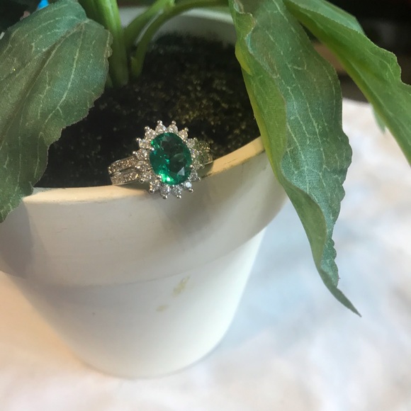 Ring - Picture 3 of 6